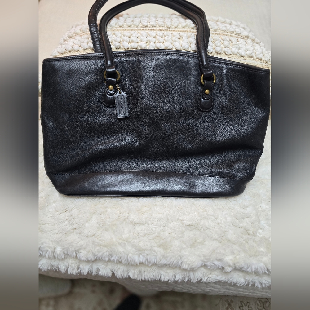 Vintage Coach Elegant Black Leather Handbag